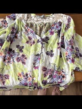 Lace-Yoke Floral Button-Front Blouse in Lime Multi